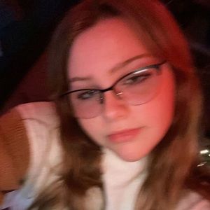 Meet your Posher, Chloe